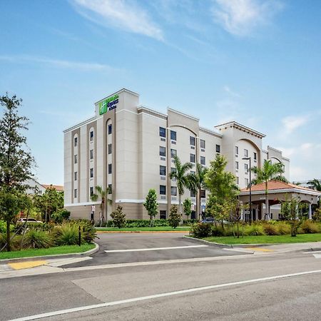 Holiday Inn Express & Suites - Miramar By Ihg Экстерьер фото