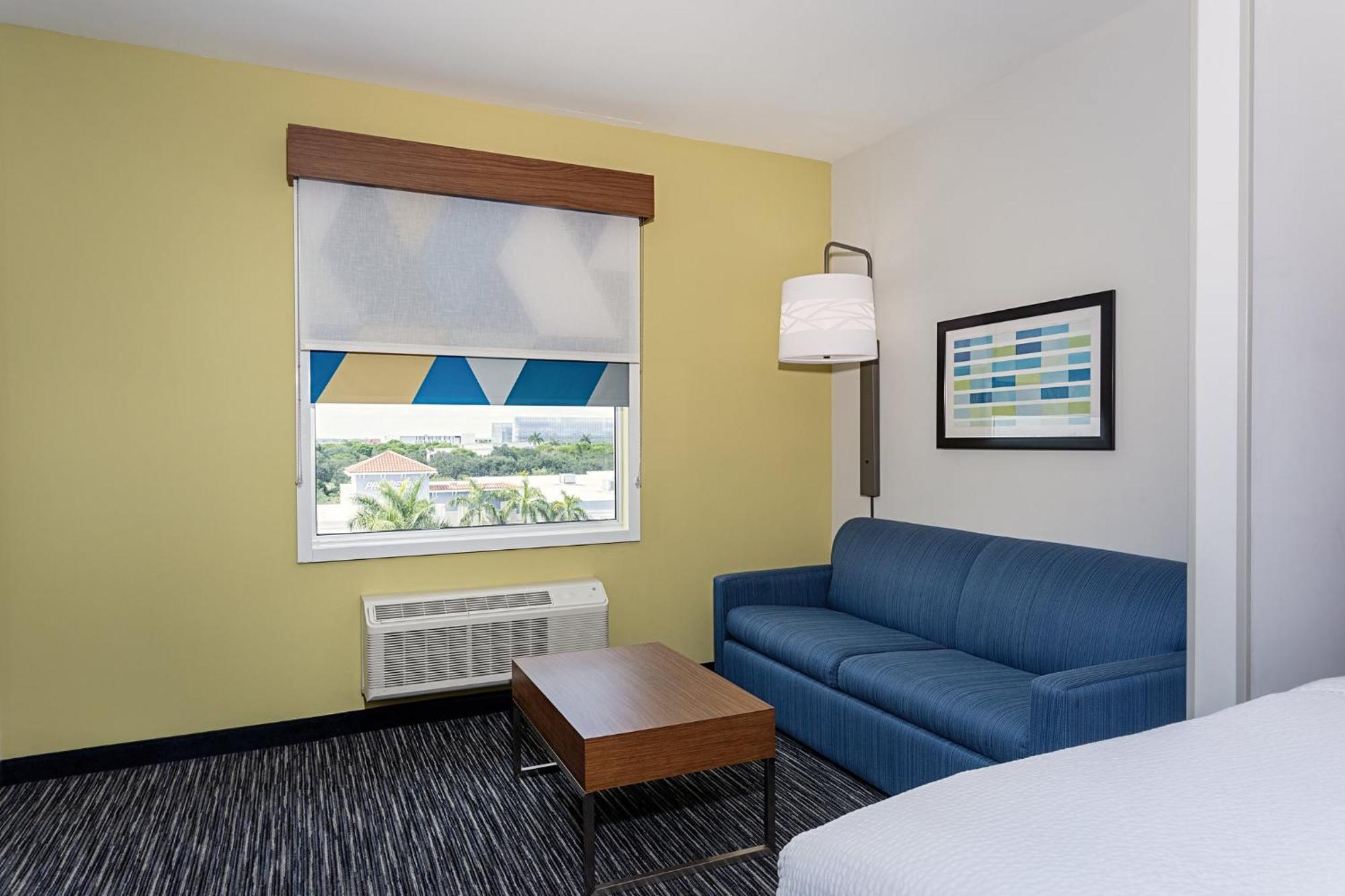 Holiday Inn Express & Suites - Miramar By Ihg Экстерьер фото