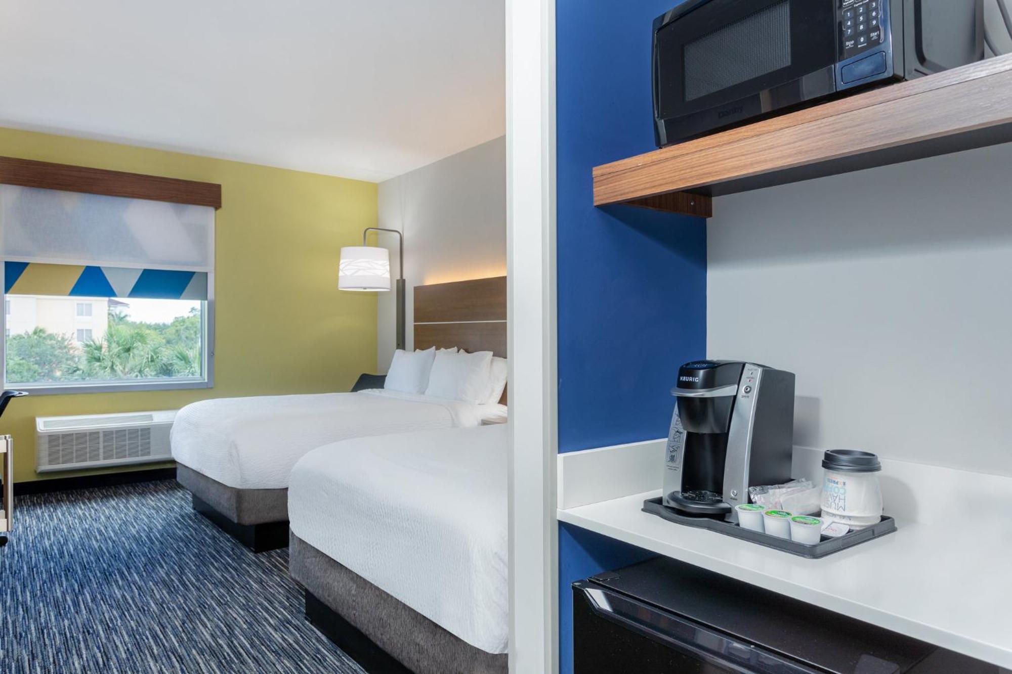 Holiday Inn Express & Suites - Miramar By Ihg Экстерьер фото