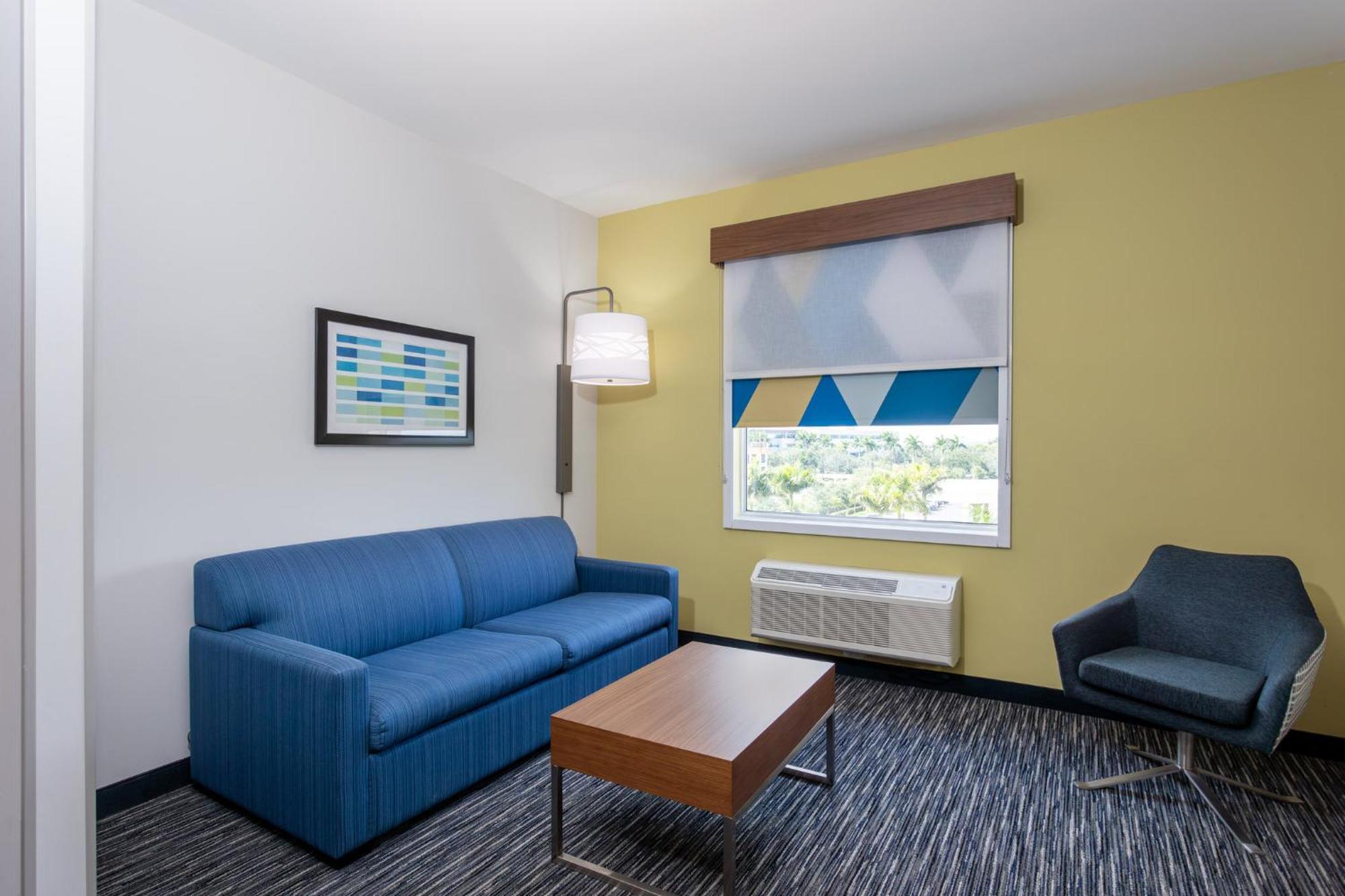 Holiday Inn Express & Suites - Miramar By Ihg Экстерьер фото