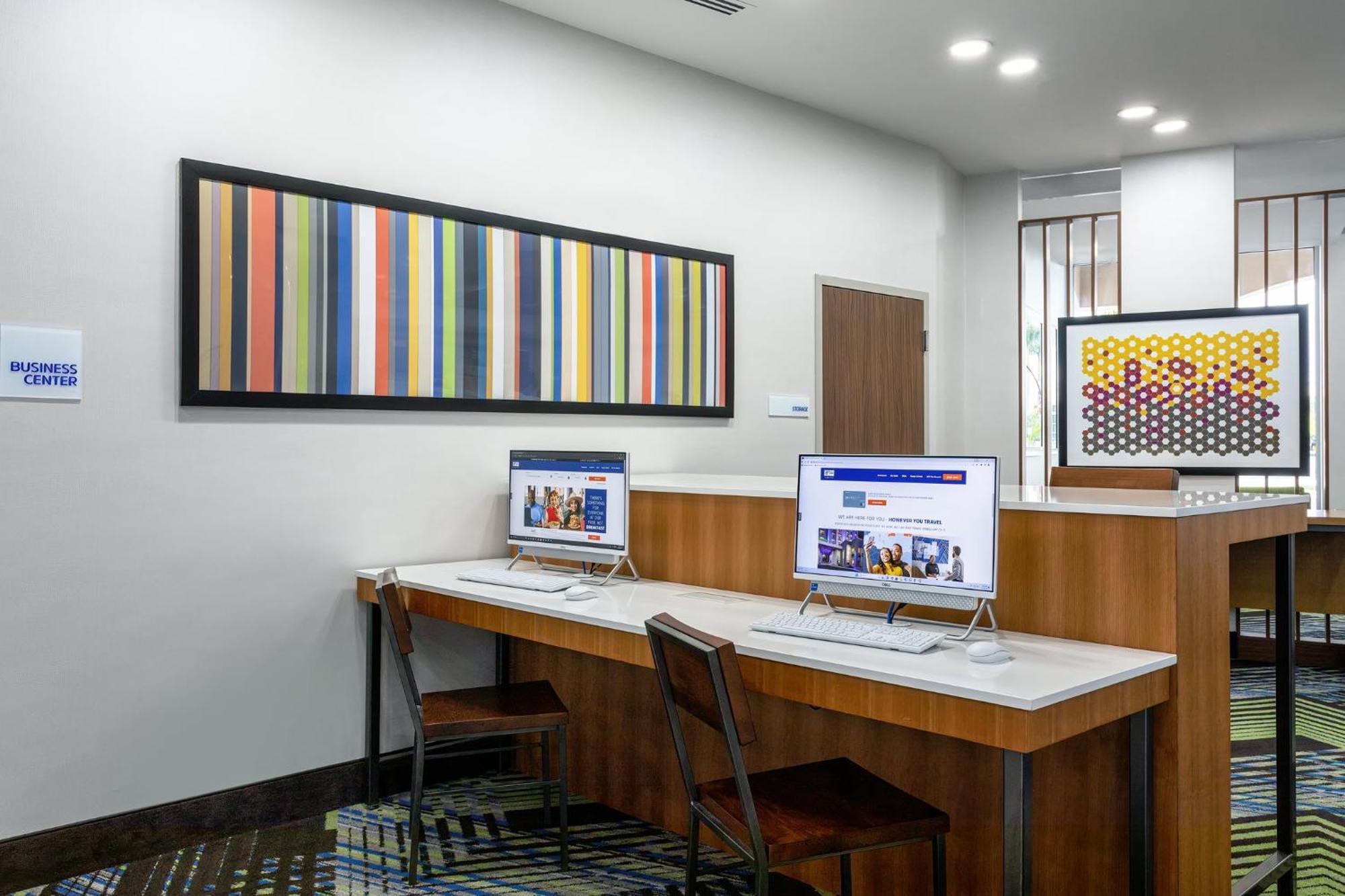 Holiday Inn Express & Suites - Miramar By Ihg Экстерьер фото